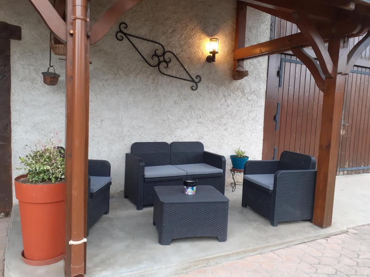 Villa Les Copains D'Abord Beaucroissant Exterior foto